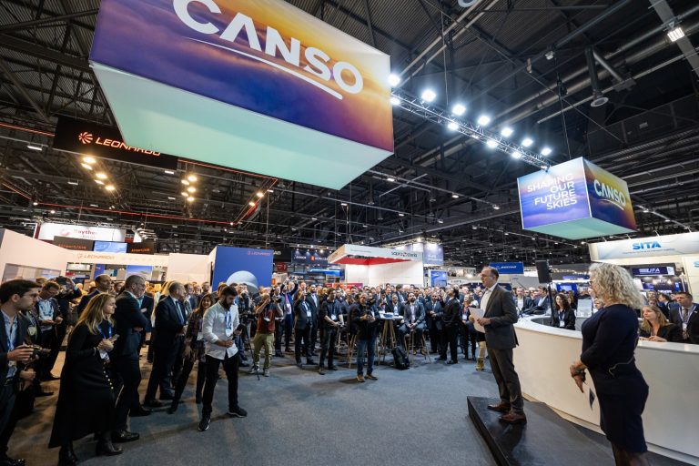 Airsapce world stand builder